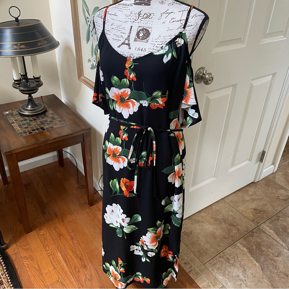NWT Bisou Bisou Cold Shoulder Floral Dress - Size 10